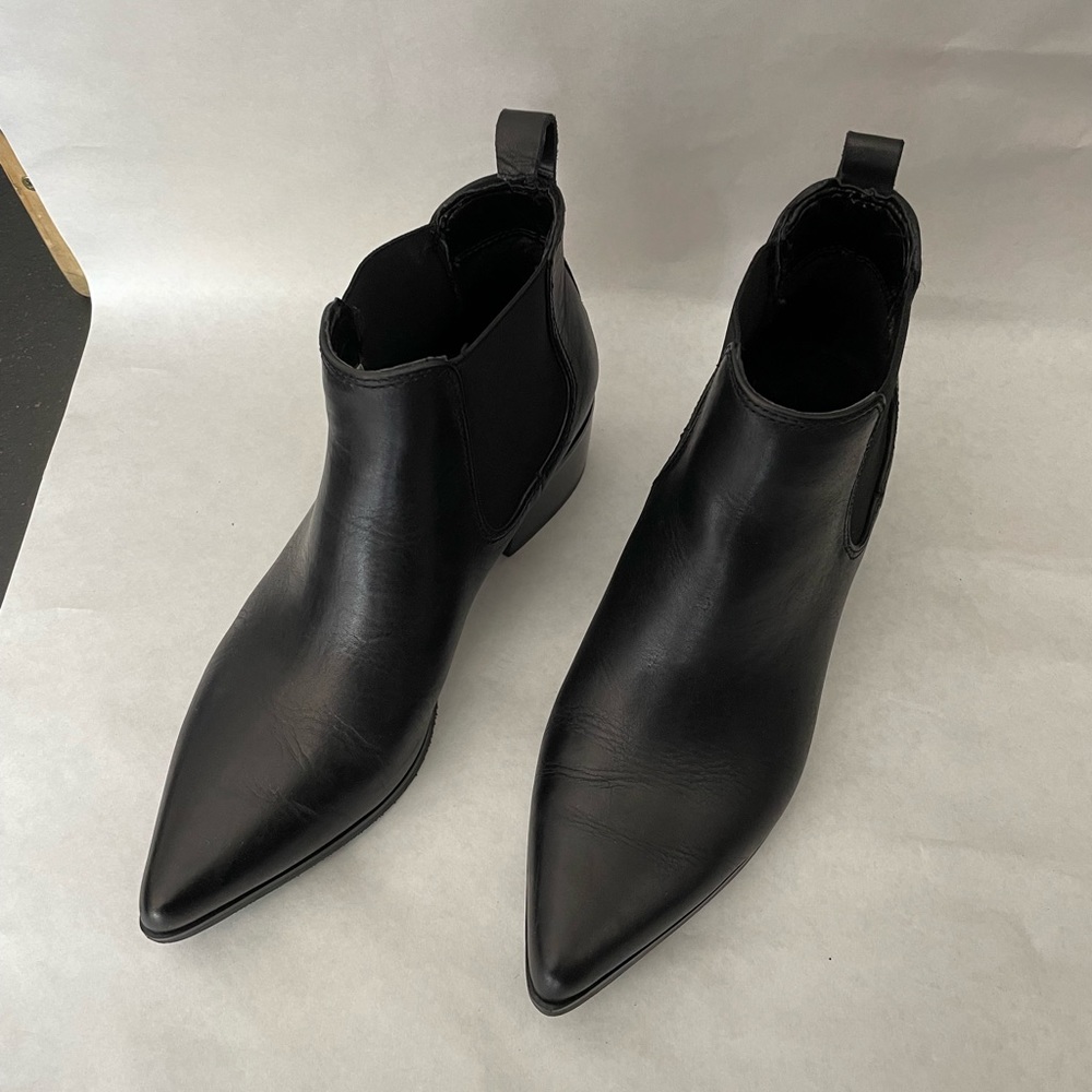 Blondo black leather Chelsea boot, Emelia